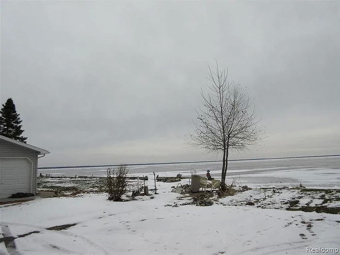 Twin Pines Motel and Apartments (Aloha Motel) - Real Estate Listing (newer photo)